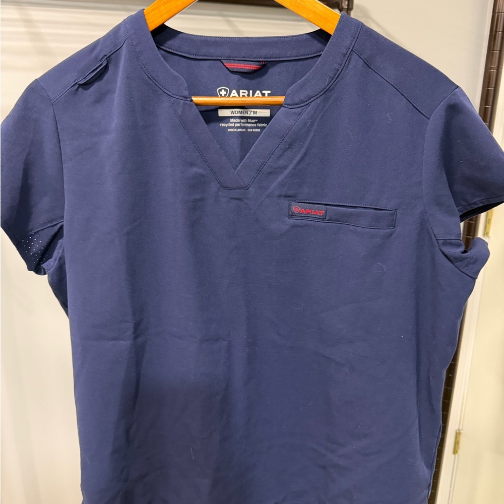 Ariat women’s scrub top